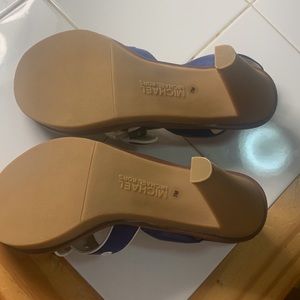 Michael kors brand new sandals, never wear, size 7 cutie sandals.
